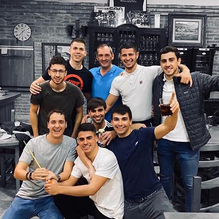 Hostal Ardoi Zizur Mayor Екстериор снимка