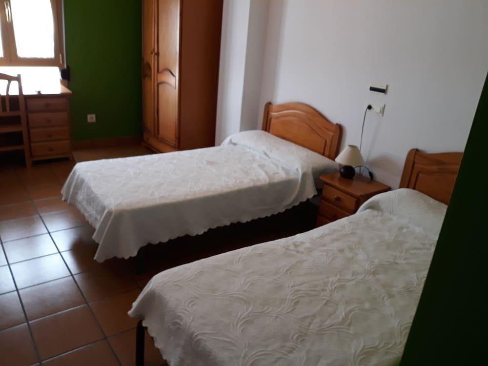 Hostal Ardoi Zizur Mayor Екстериор снимка